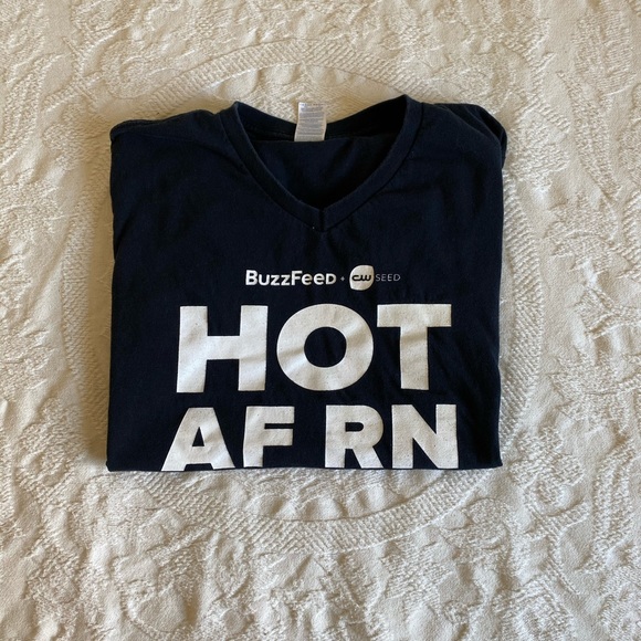 Like-New Buzzfeed Hot AF RN Funny Quote T-Shirt - Picture 3 of 5